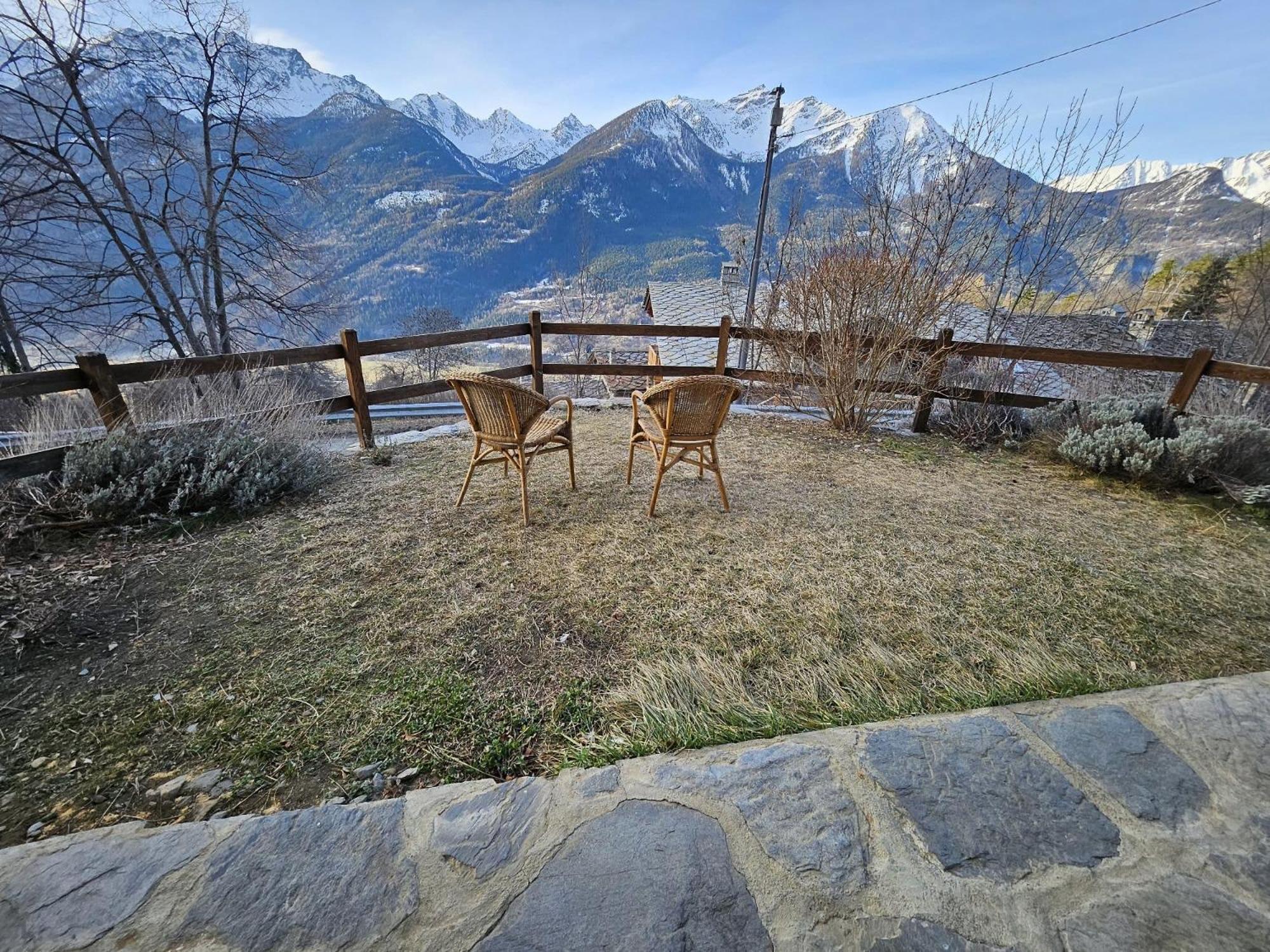 Relax Mountain Apartment La Salle Bagian luar foto