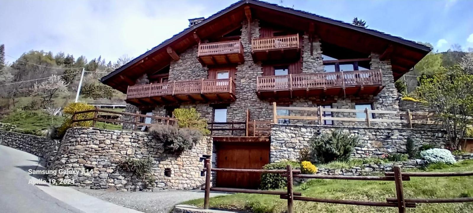 Relax Mountain Apartment La Salle Bagian luar foto